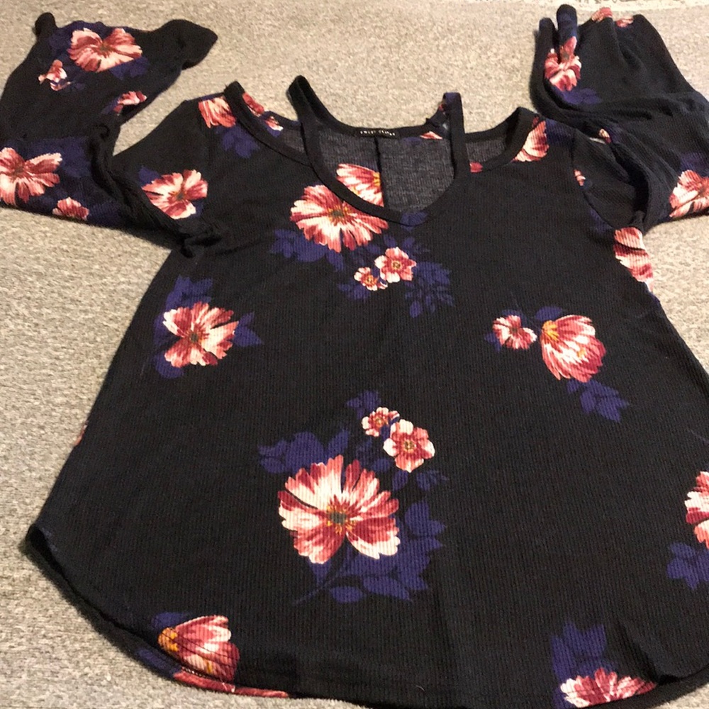 Dressy shirt with bell sleeves